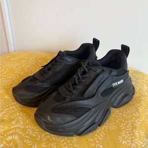 Steve Madden Possession Size 5.5 Chunky Black Sneakers
